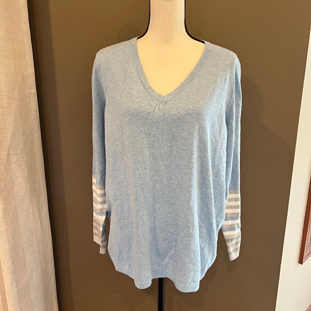 NWT Tommy Hilfiger Women's Plus V-neck Striped Blue Pullover Sweater, Size 1X